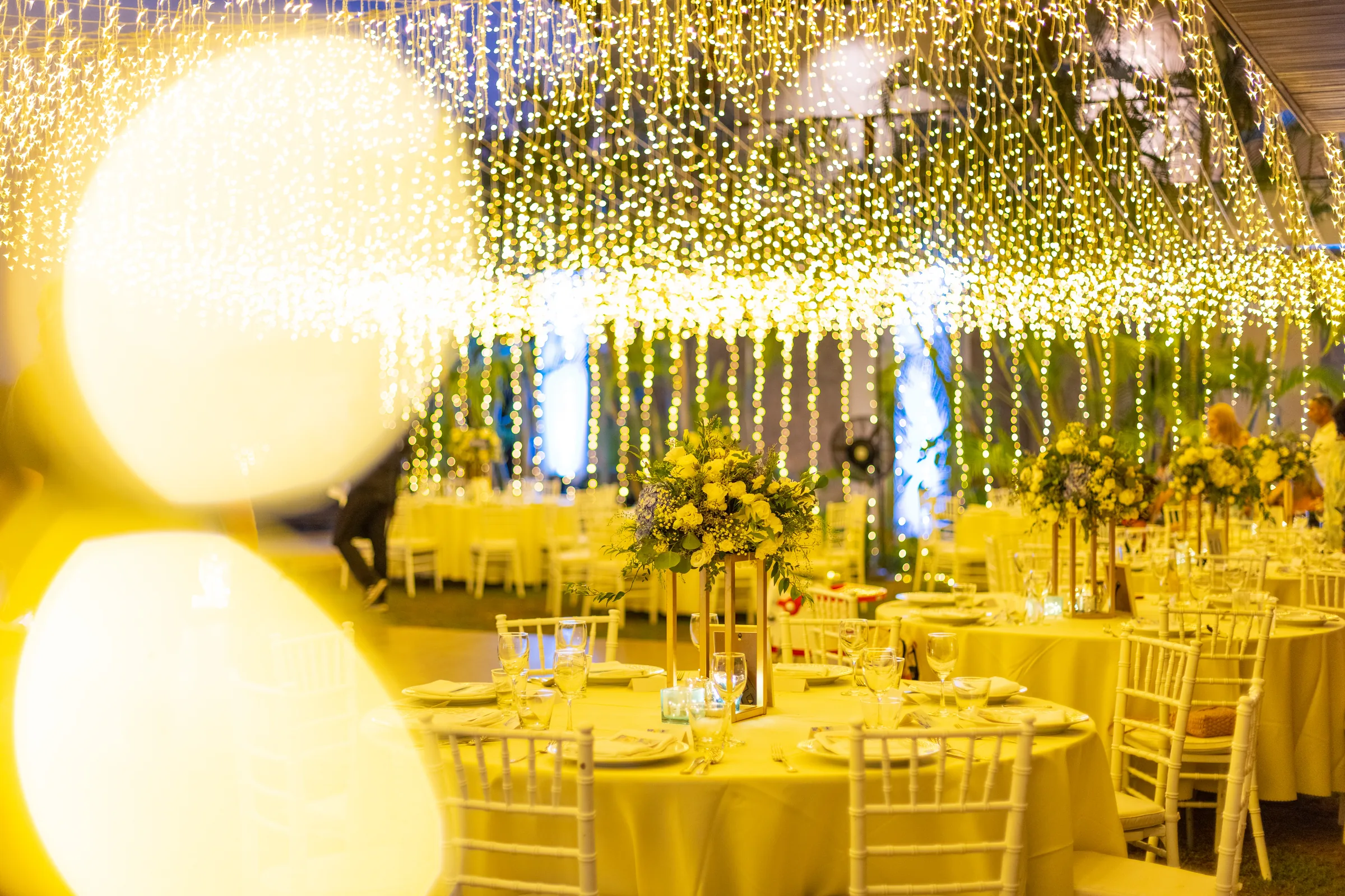 Lauren & Brenton — Villa Aye, April 2023 — Phuket wedding florals by Supparin