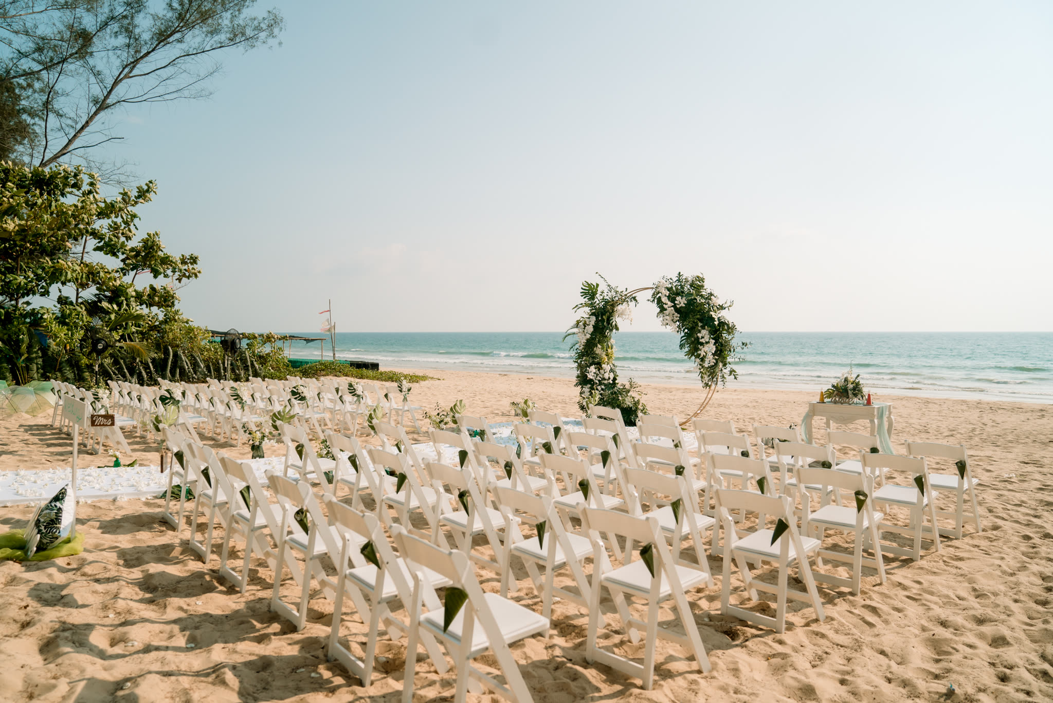 Villa Satis wedding floral design — Millie & Chen Ling, April 2023, Phuket, by Wedding Flowers Phuket