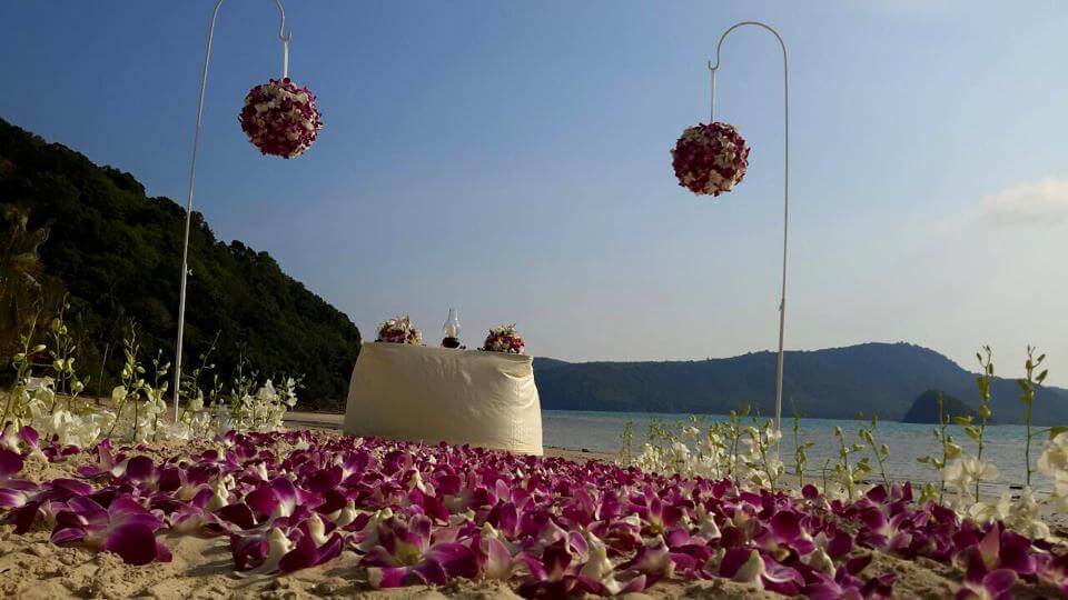 Phuket-wedding-flowers-customers-9